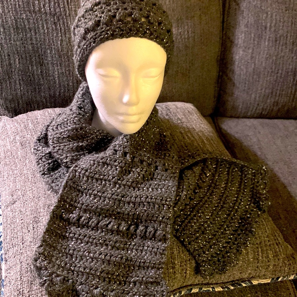 Hat & scarf